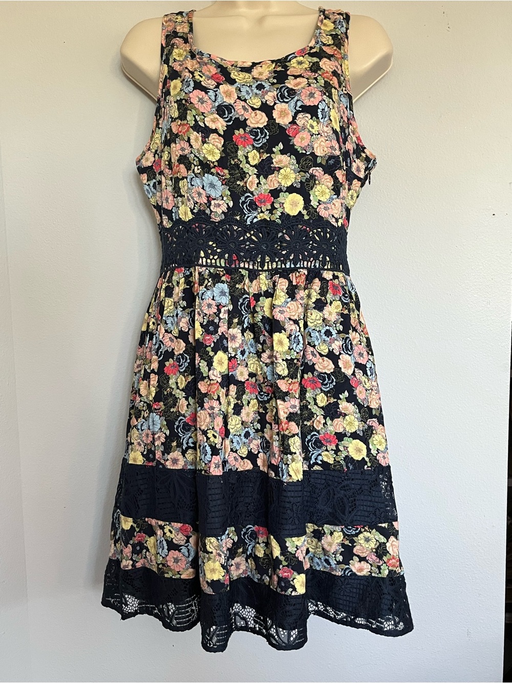 LC Lauren Conrad Midi Dress Lace Fit Flare Navy Floral Cottagecore Romantic Sz 8